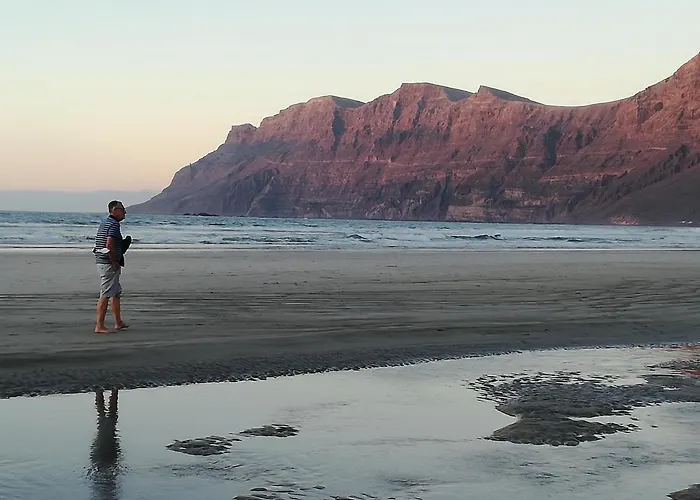 Apartment Aptos Con Piscina El Flamboyan 1 *