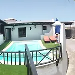 Aptos Con Piscina El Flamboyán 1 Apartamento *