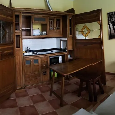 Aptos Con Piscina El Flamboyan 1 *