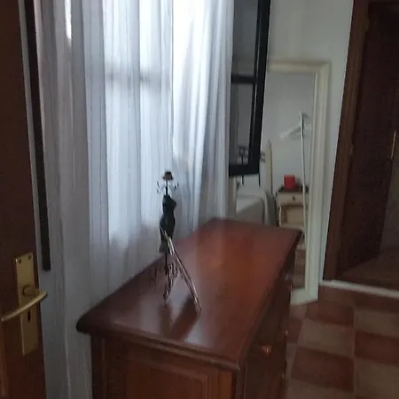 Aptos Con Piscina El Flamboyan 1 *