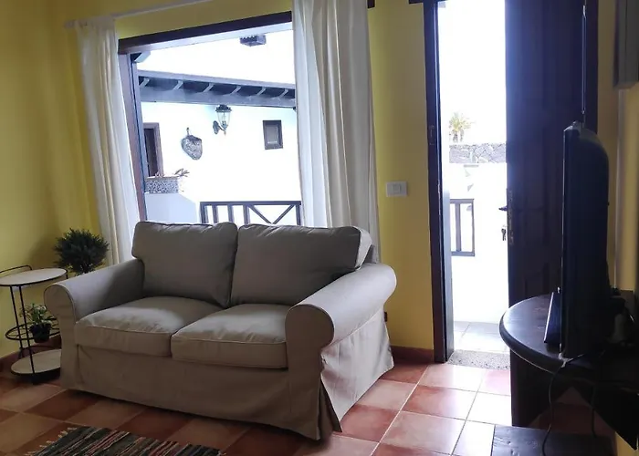 Aptos Con Piscina El Flamboyan 1 *