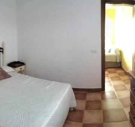 Aptos Con Piscina El Flamboyan 1 *