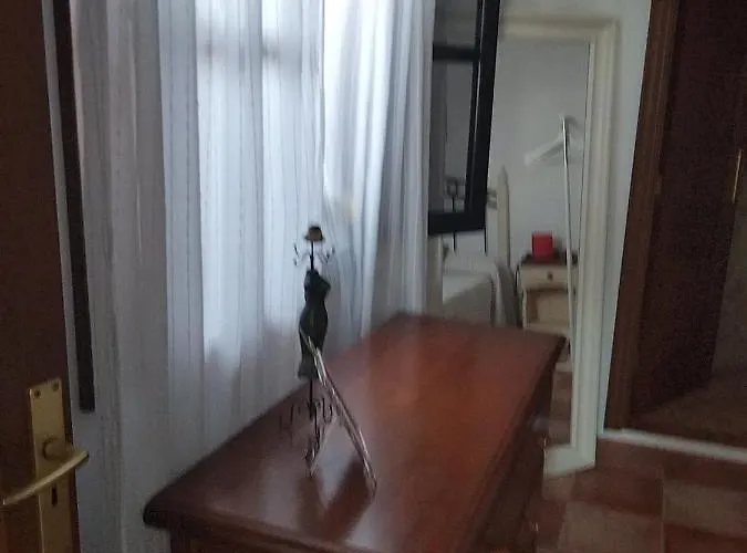 Aptos Con Piscina El Flamboyán 1 *